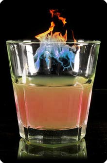Absinth Cocktail mit Flamme