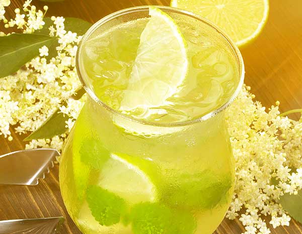 Hugo Cocktail mit Holunderblueten