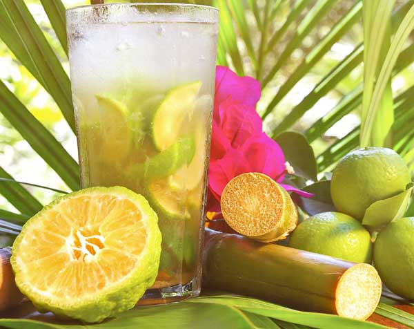 Caipirinha mit Zuckerrohr