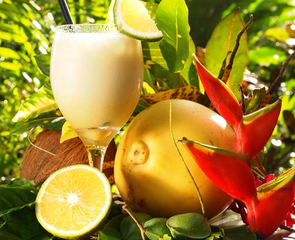  Cocktail mit Erdbeeren