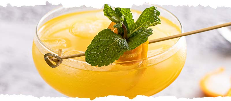 Mimosa Cocktail mit Orangensaft