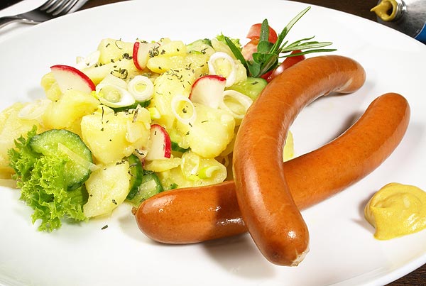 Kartoffelsalat mit Wienerle und Senf