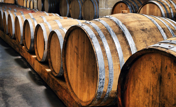 Rum Lagerung in Holzf&Atilde;&curren;ssern